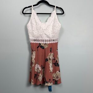 Cupshe White Lace & Floral Swim Beach Coverup Dress Women’s Size Medium NWT